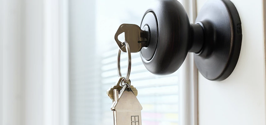 Bifold Door Knob Replacement in Livingston, California